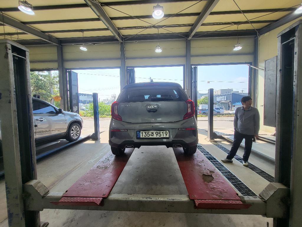 Kia Morning Urban JA 1.0 Gasoline Prestige — фото 2
