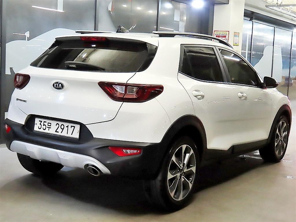 KIA Stonic - Vista 4