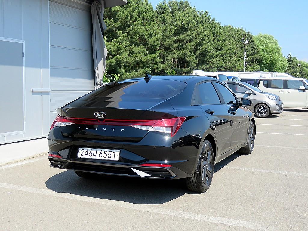 HYUNDAI Avante - Vista 4