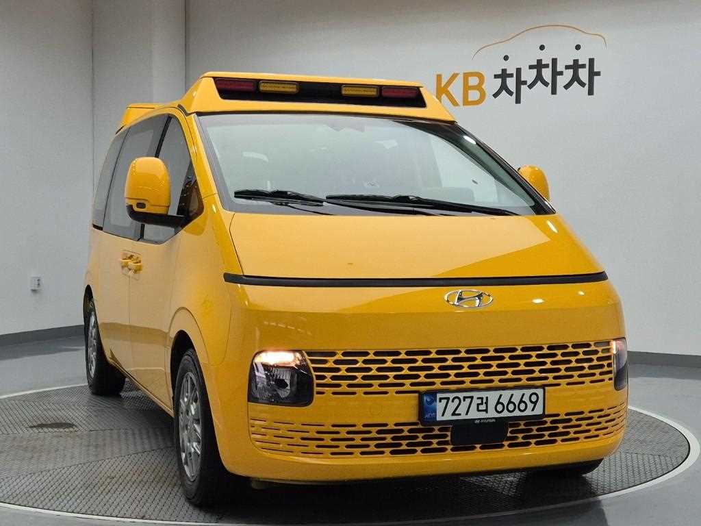 HYUNDAI Staria - Vista 4