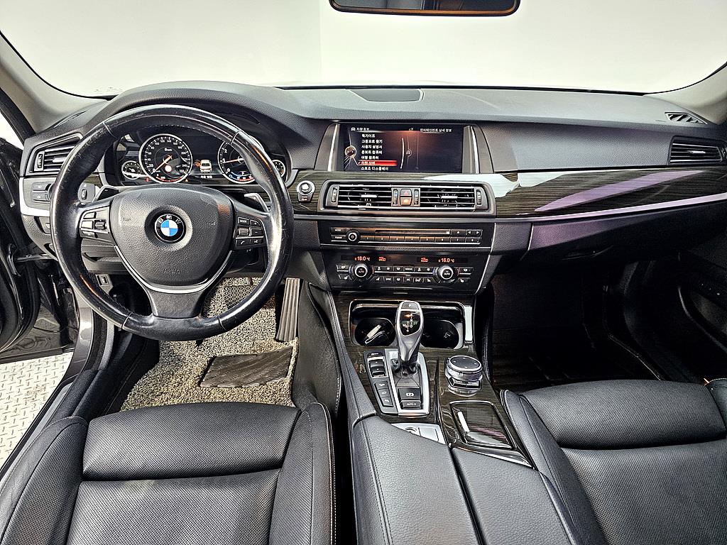 BMW 5 Series - Vista 5