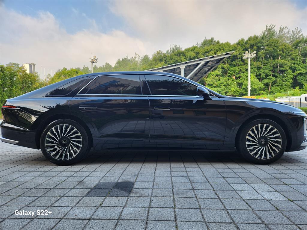 HYUNDAI Grandeur - Vista 5