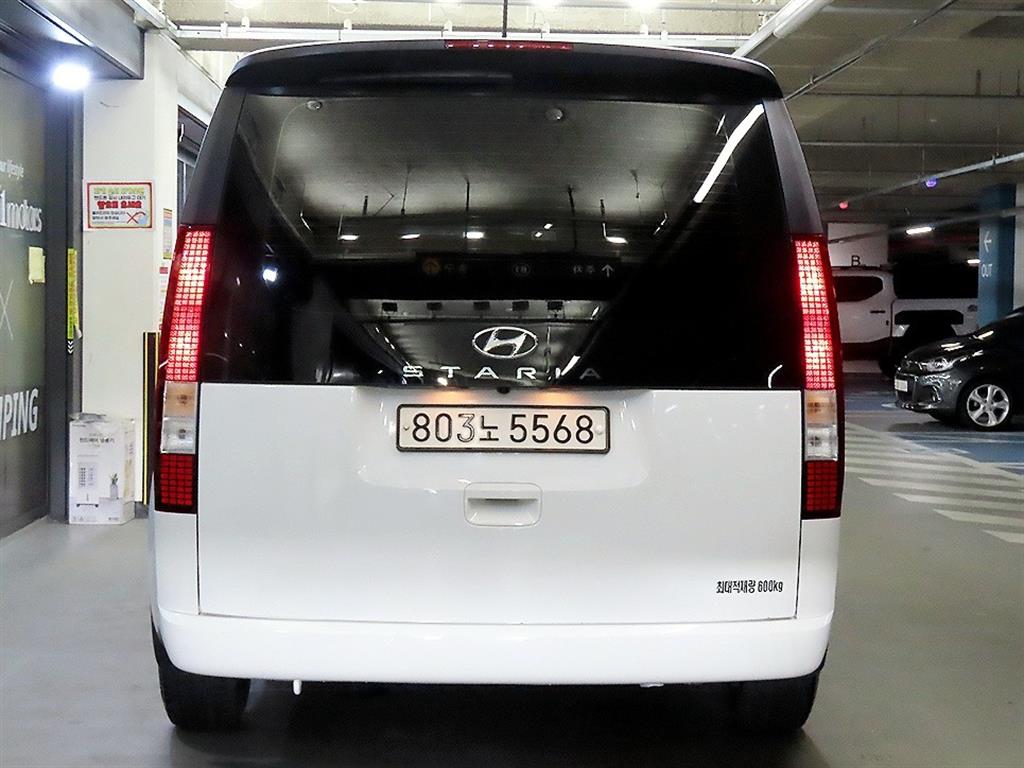 HYUNDAI Staria - Vista 5