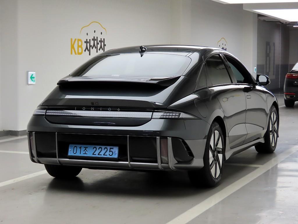 HYUNDAI Ioniq 6 - Vista 4