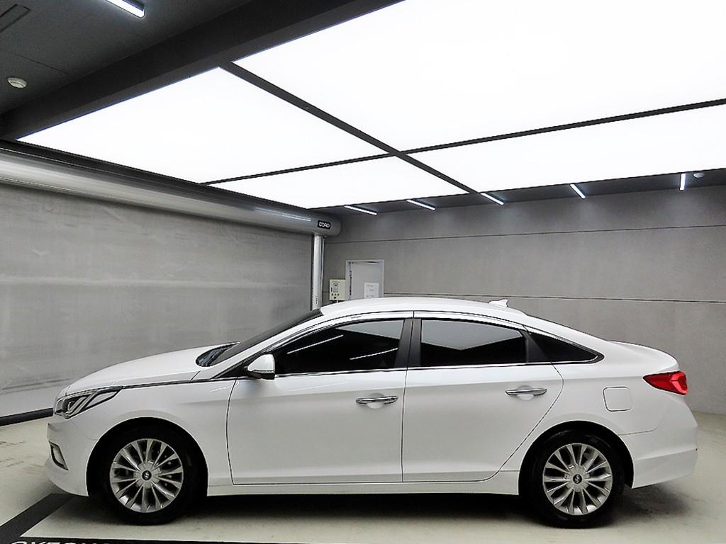 HYUNDAI Sonata - Vista 4