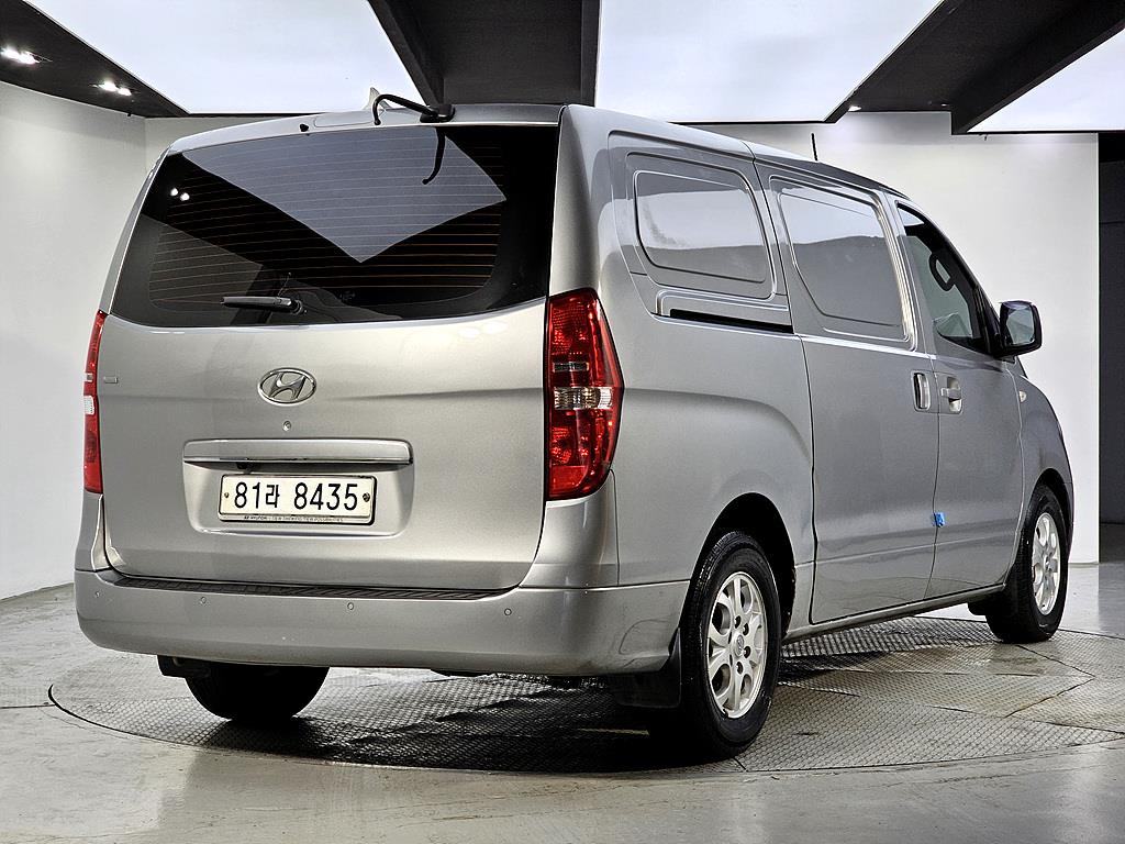 HYUNDAI Starex - Vista 4