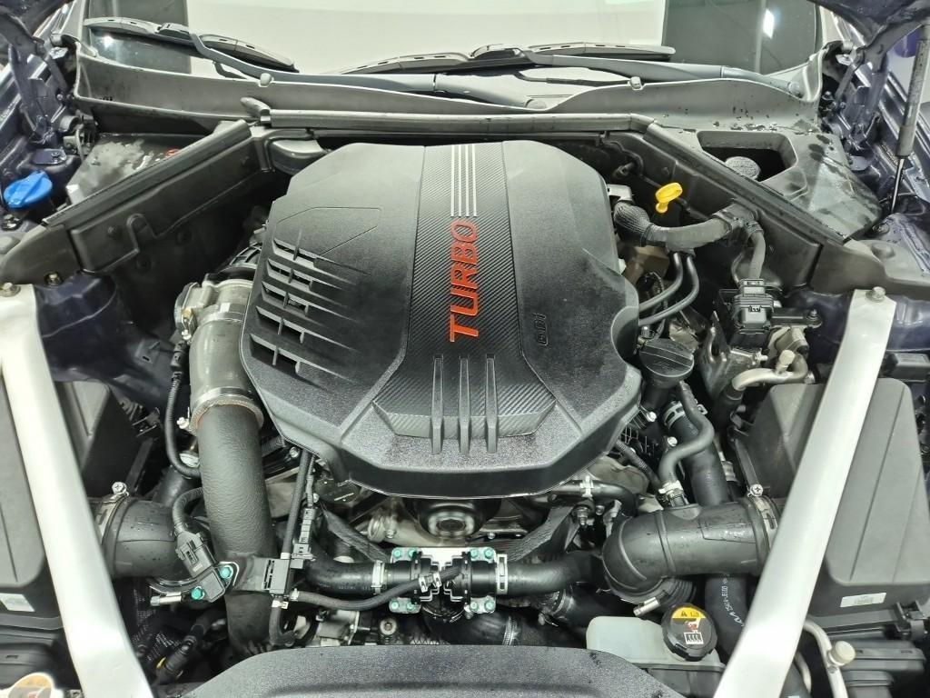 KIA Stinger - Vista 5