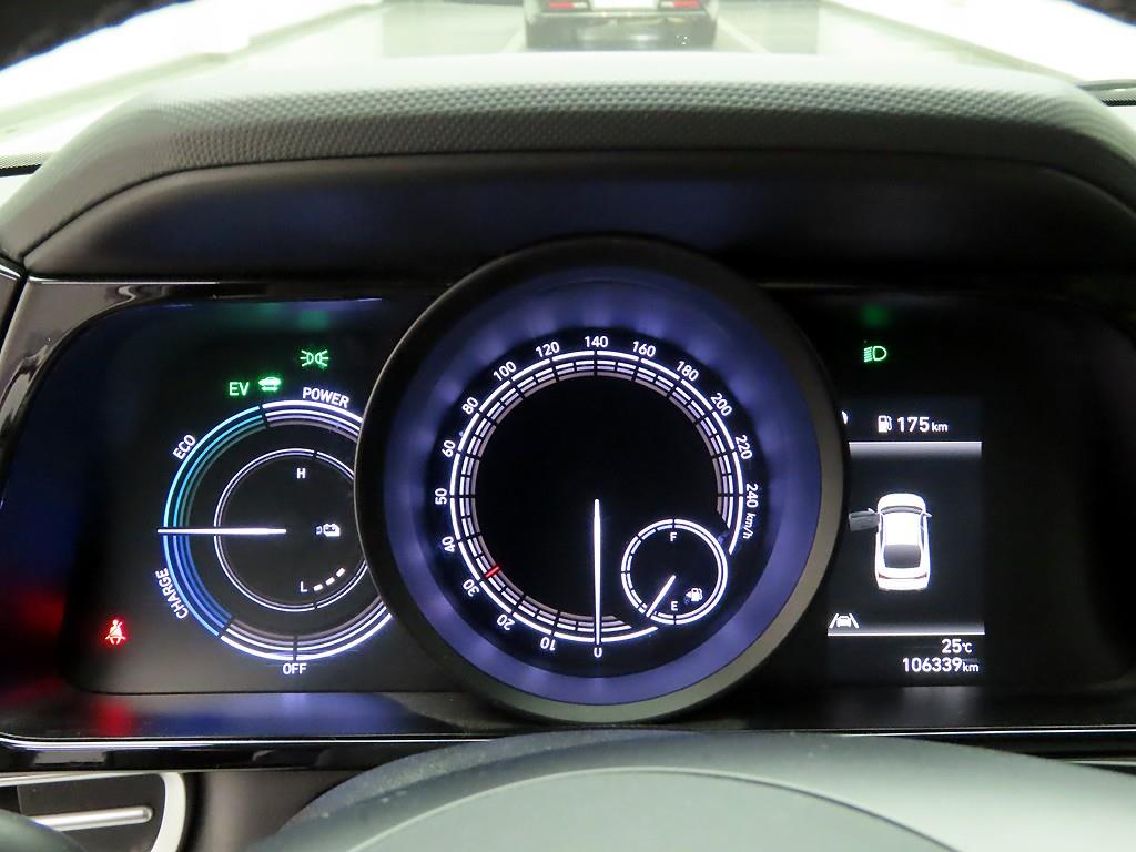 HYUNDAI Avante - Vista 5
