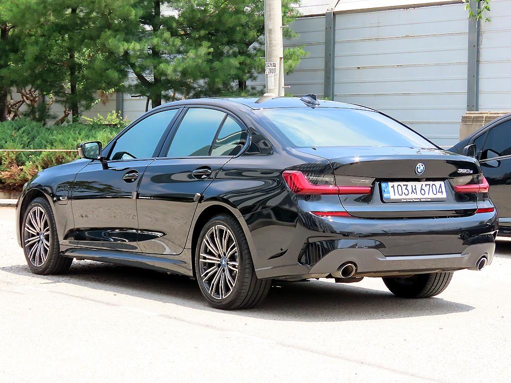 BMW 3 Series 320e M Sport — фото 3