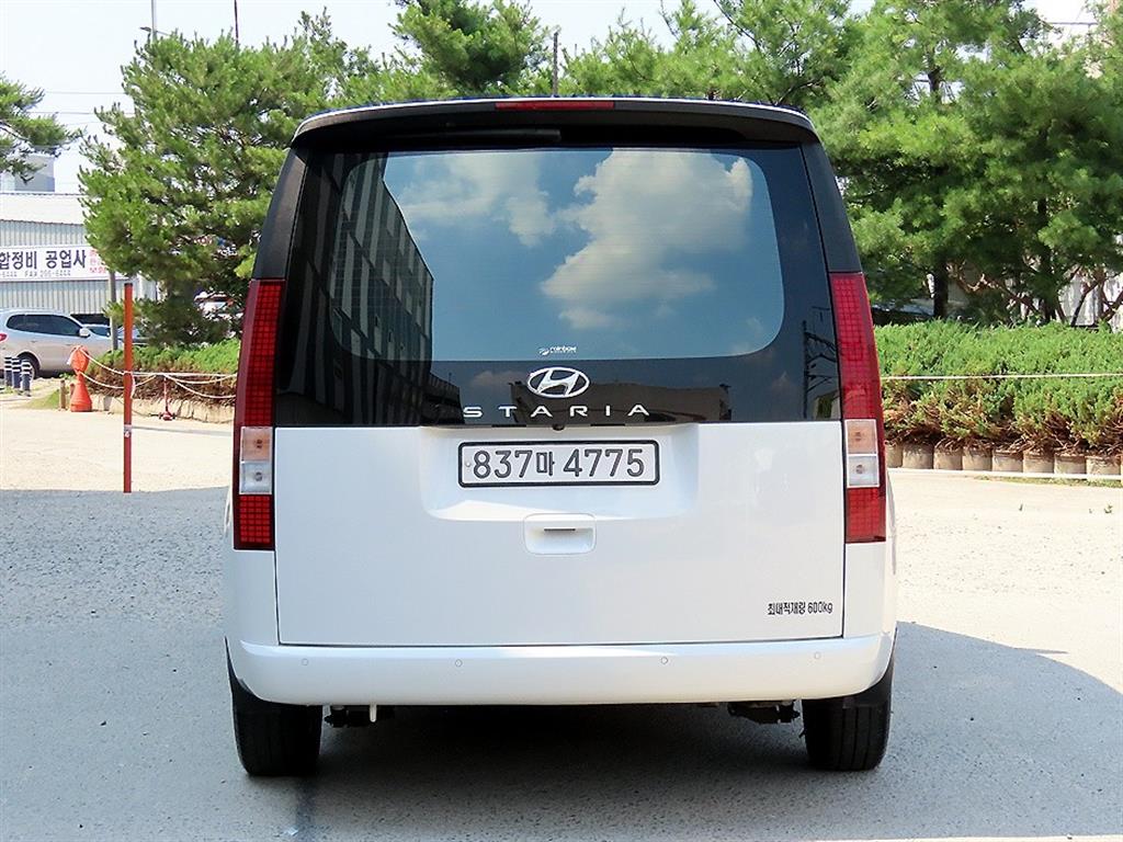 HYUNDAI Staria - Vista 4