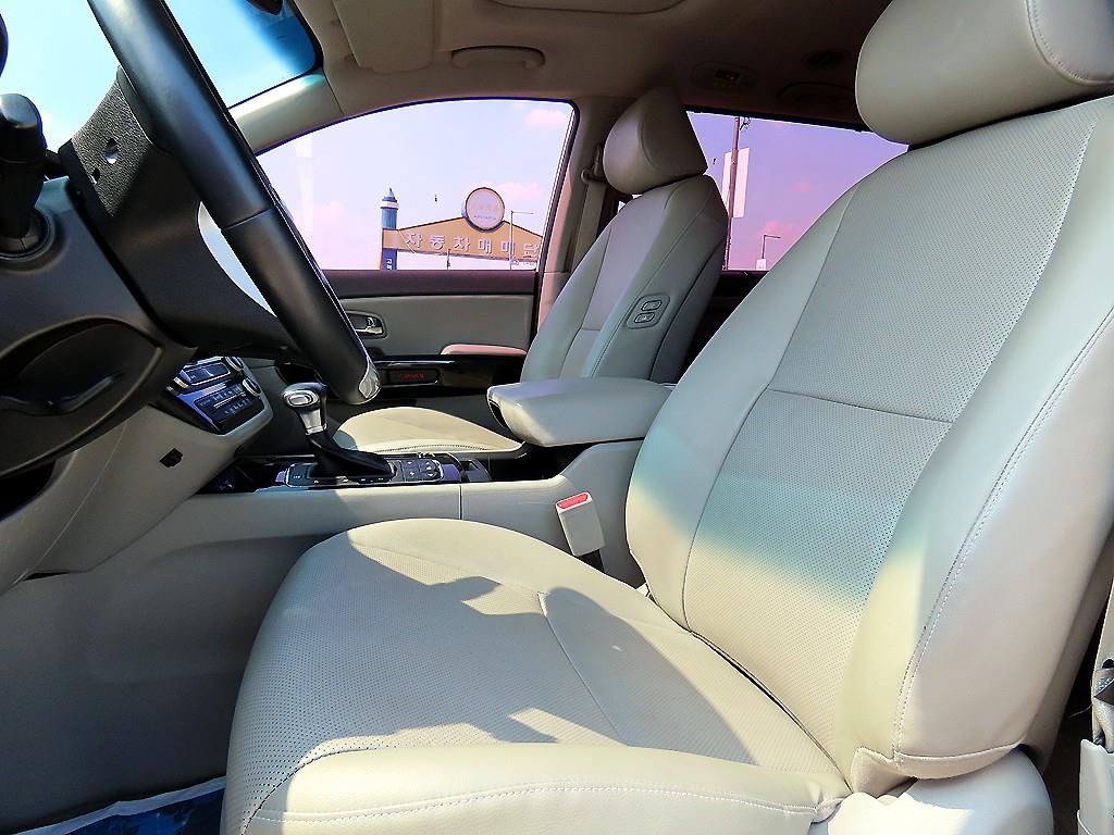 KIA Carnival - Vista 5