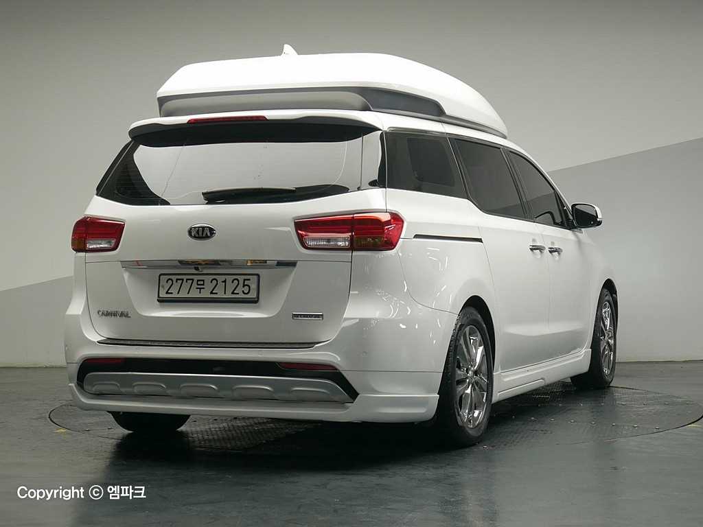 KIA Carnival - Vista 4