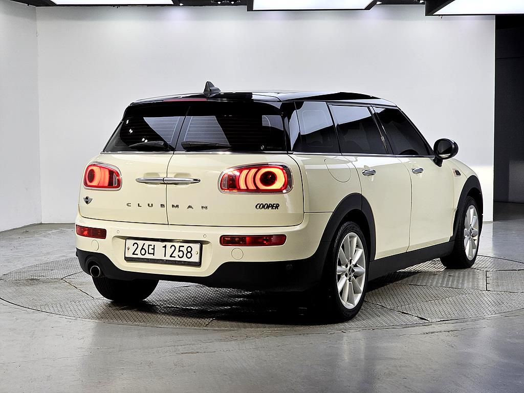 Mini Clubman - Vista 4