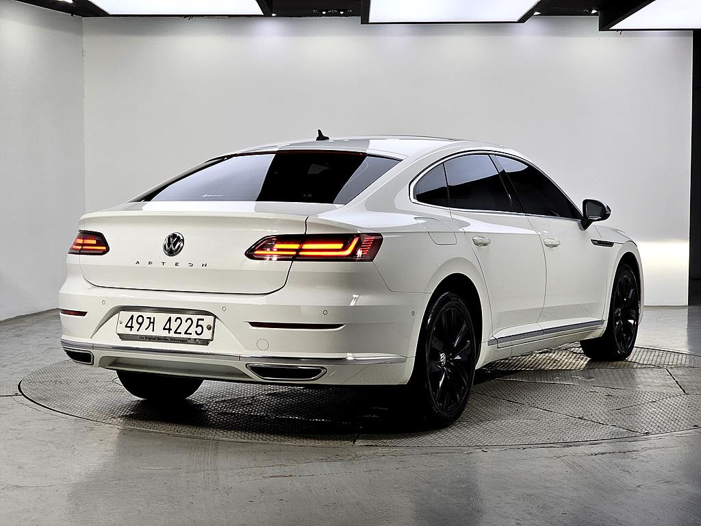 Volkswagen Arteon - Vista 4