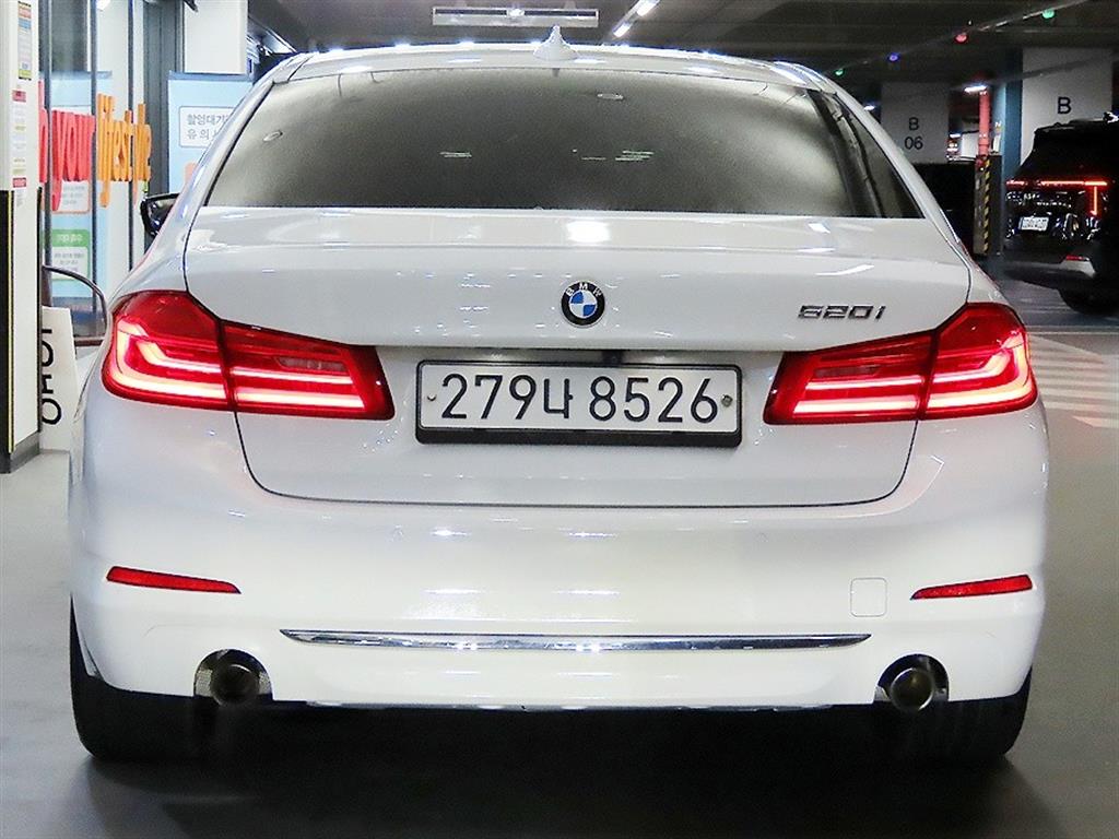 BMW 5 Series - Vista 5