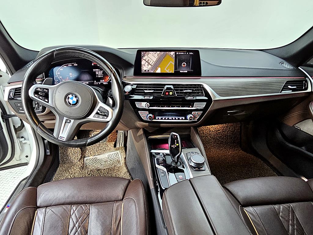 BMW 5 Series - Vista 5