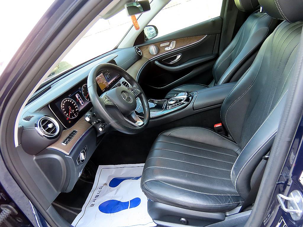 Mercedes Benz E class - Vista 5