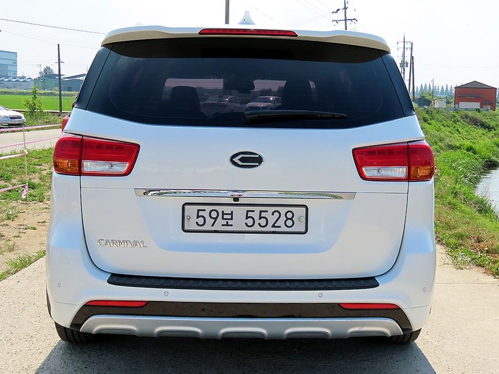 KIA Carnival - Vista 4