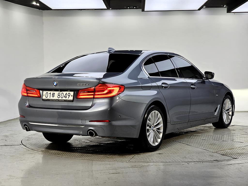 BMW 5 Series - Vista 4