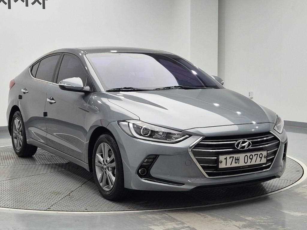 HYUNDAI Avante - Vista 4