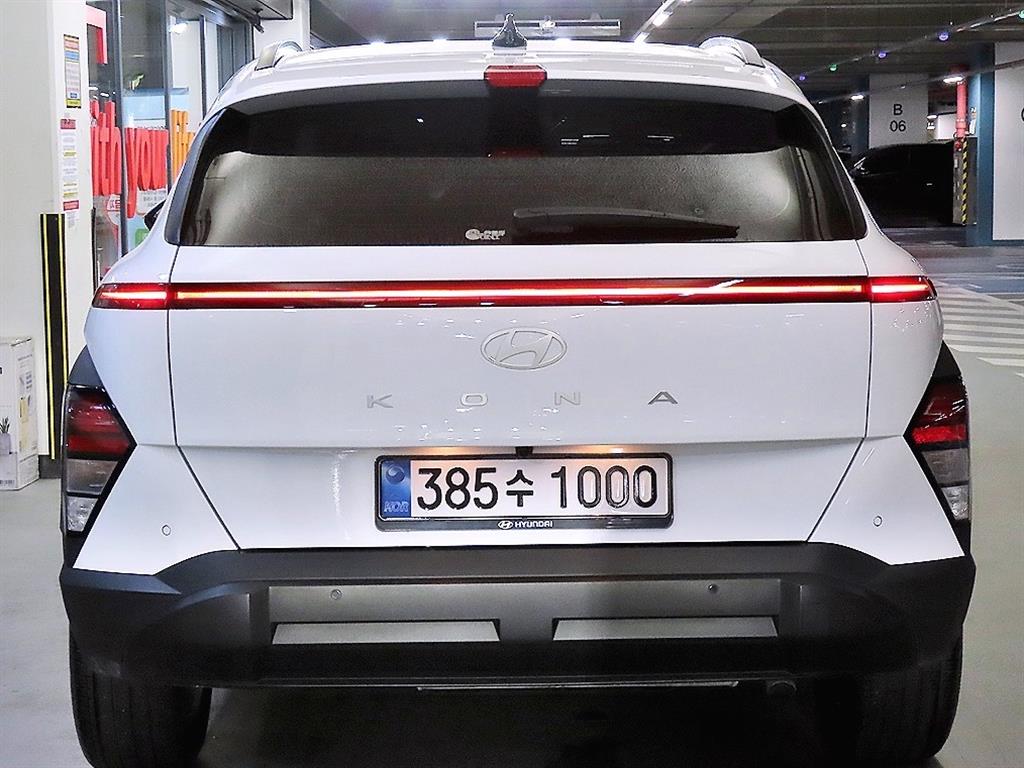 HYUNDAI Kona - Vista 5