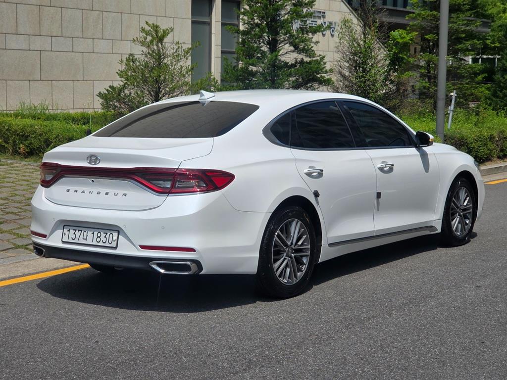 HYUNDAI Grandeur - Vista 4