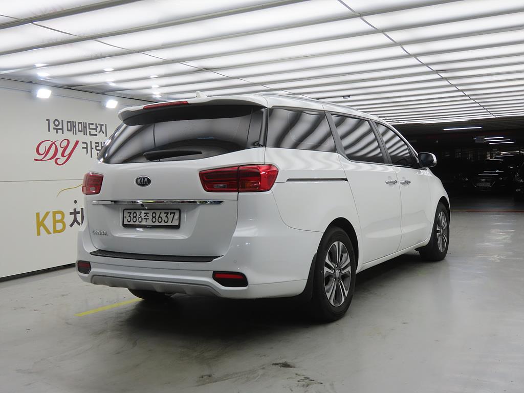 KIA Carnival - Vista 4