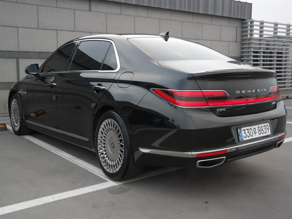 Genesis G90 - Vista 4