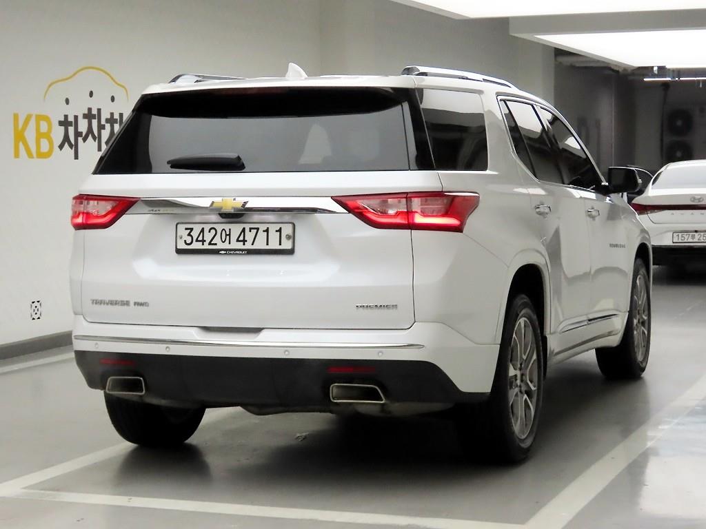 Chevrolet Travers - Vista 4