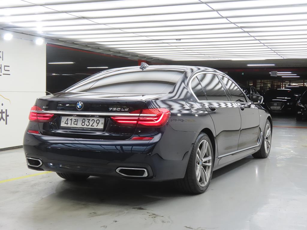 BMW 7 Series - Vista 4
