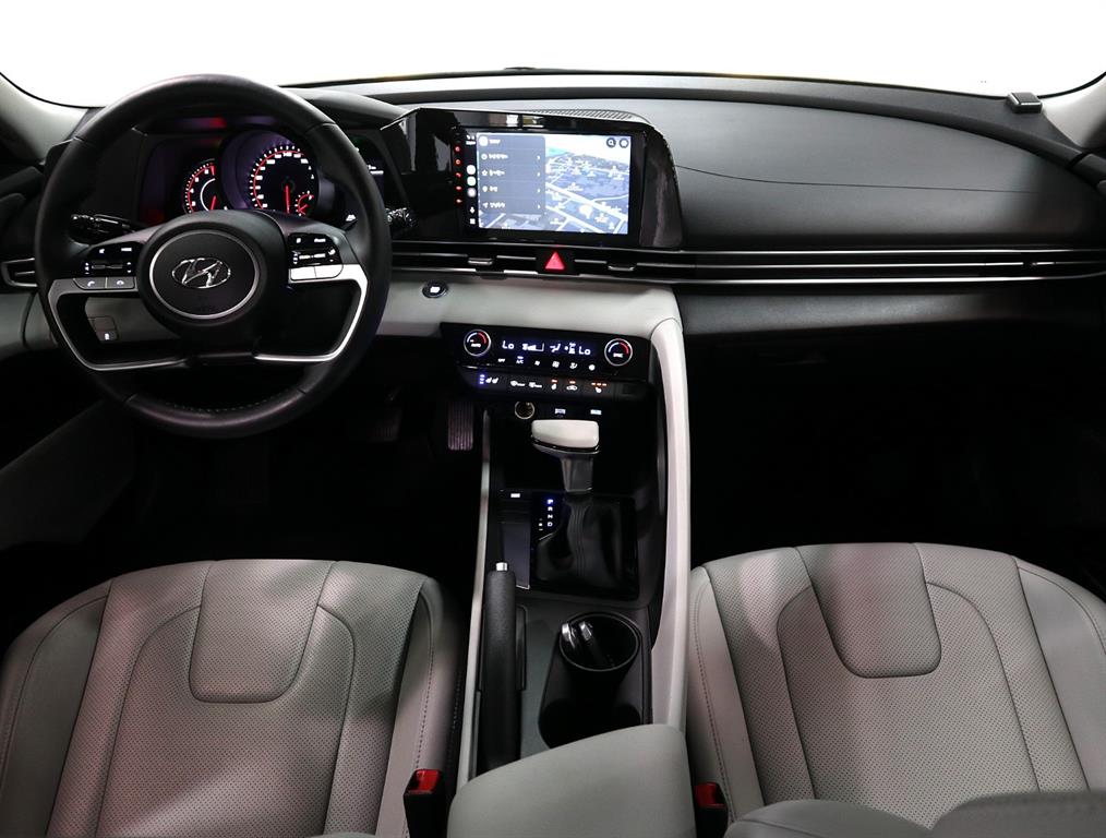 HYUNDAI Avante - Vista 5