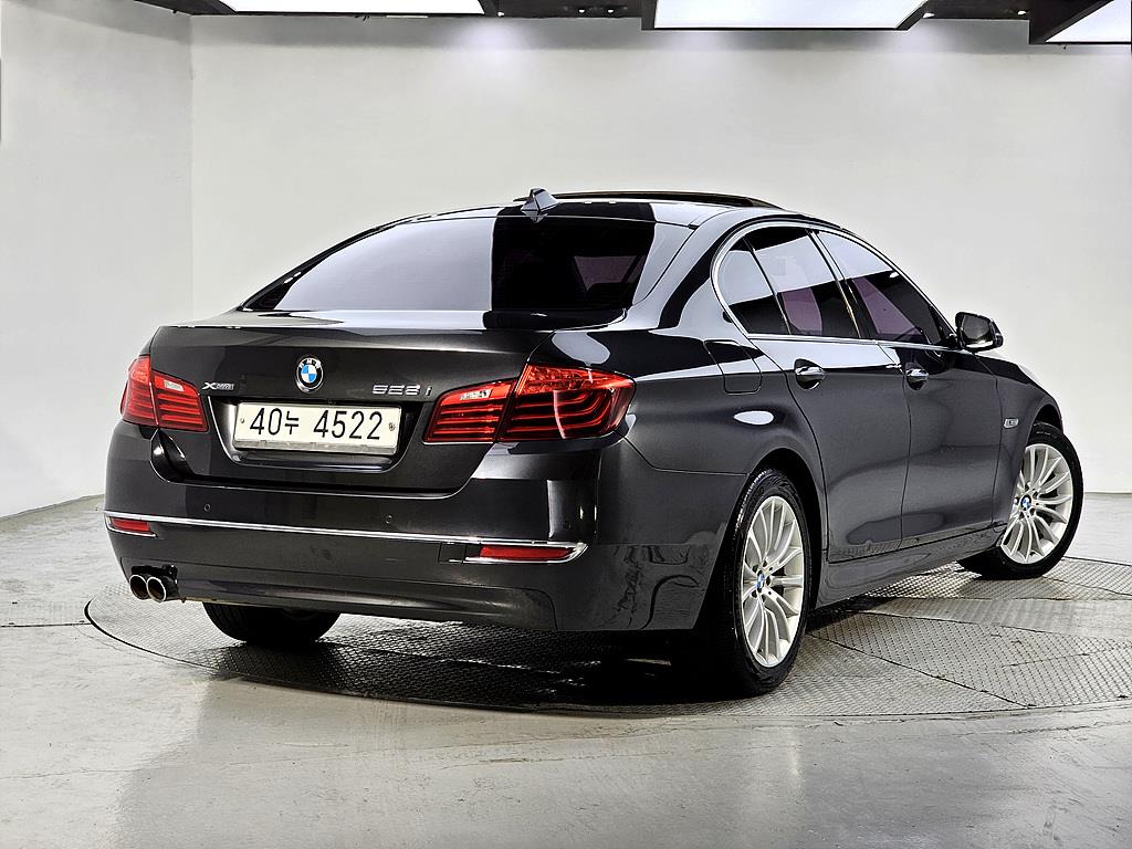 BMW 5 Series - Vista 4