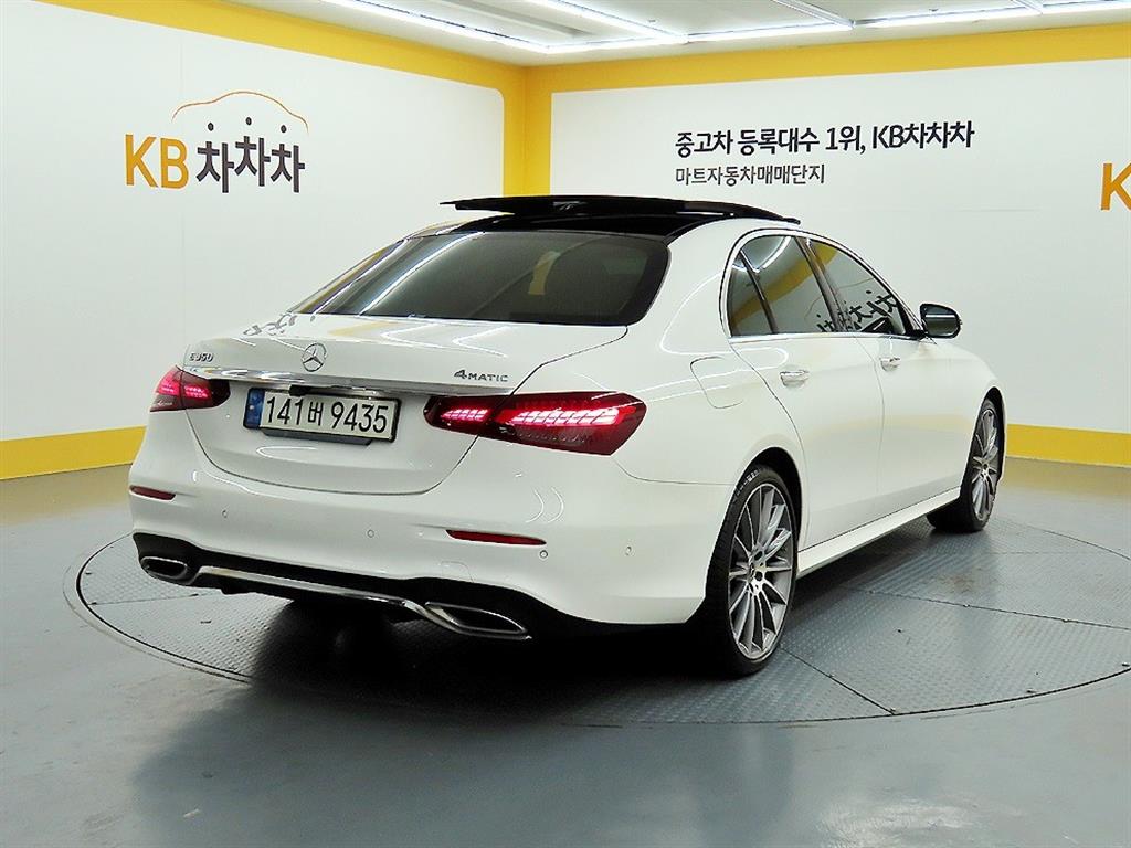 Mercedes Benz E class - Vista 4
