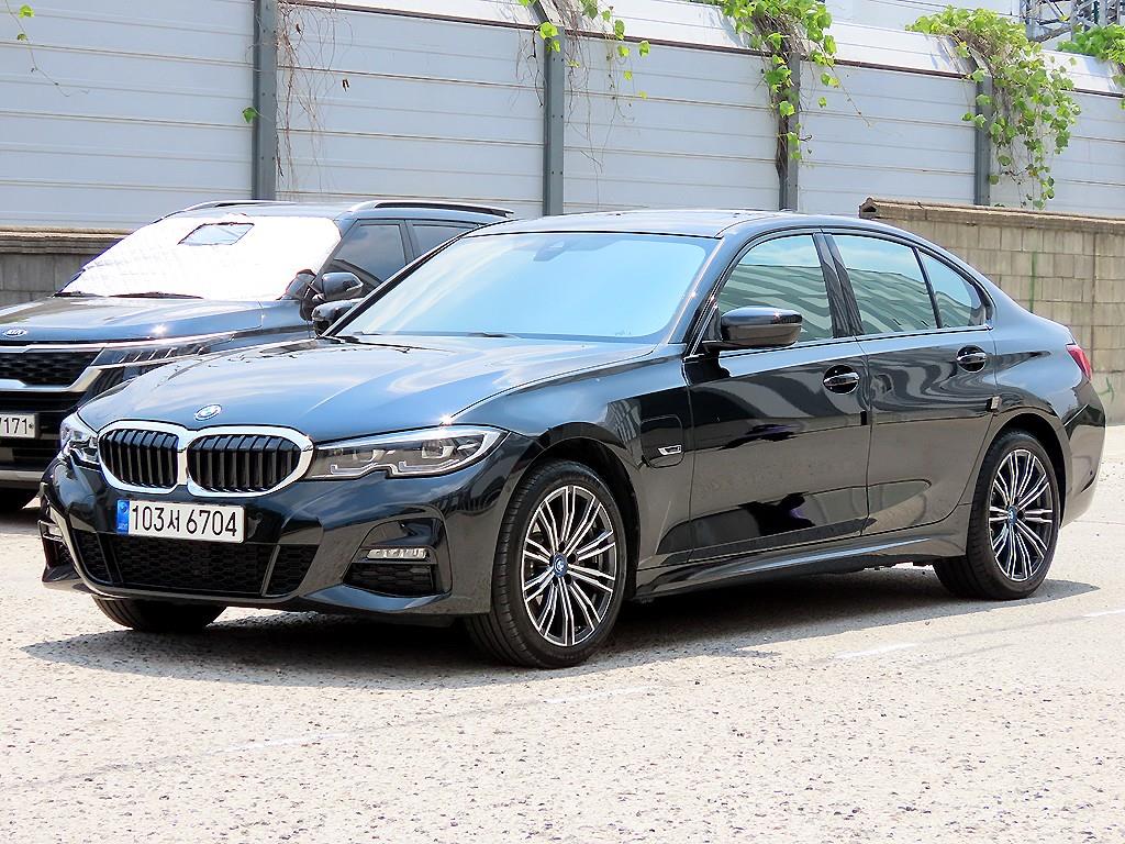 BMW 3 Series 320e M Sport — фото 2