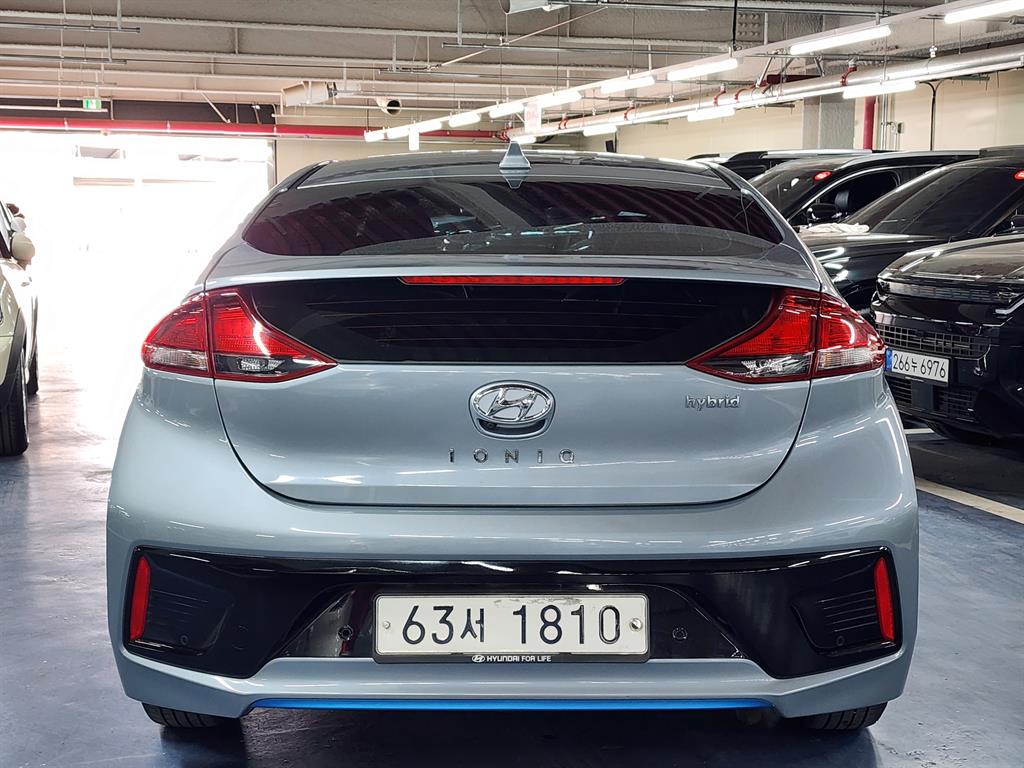 HYUNDAI Ioniq - Vista 4