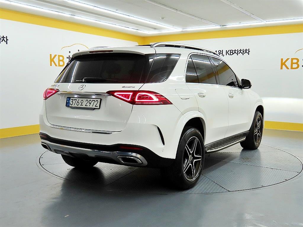 Mercedes Benz GLE Class - Vista 4
