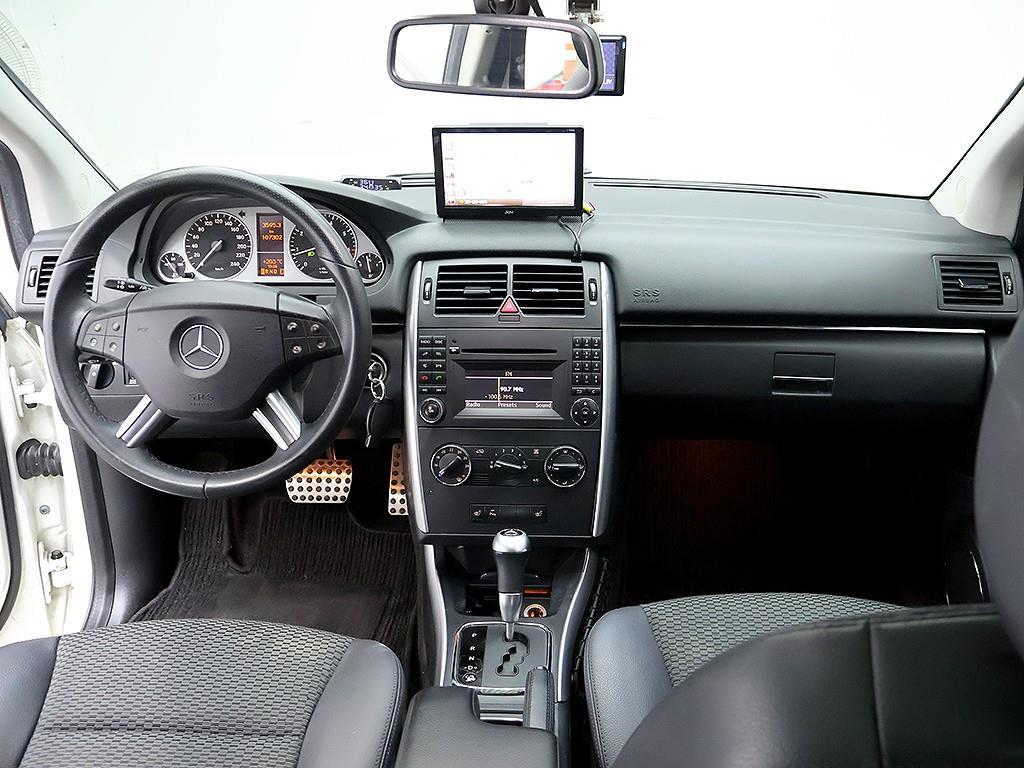 Mercedes Benz B Class (MY B) - Vista 5