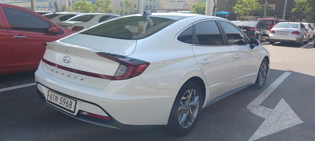 HYUNDAI Sonata - Vista 4