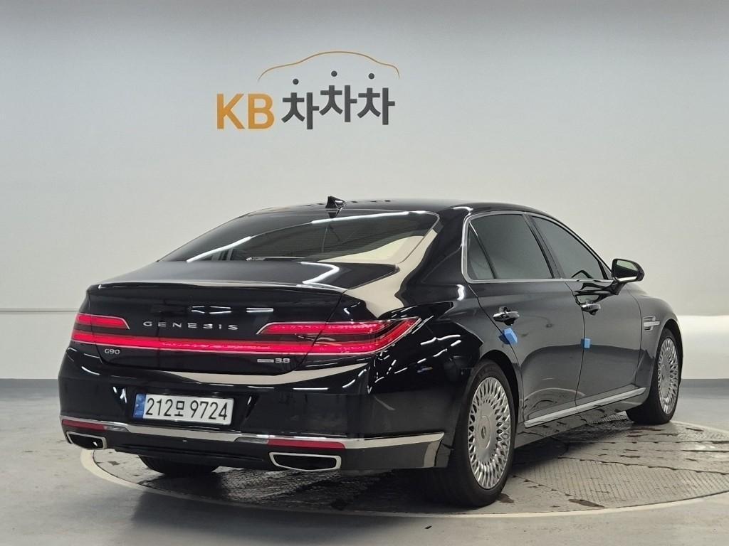 Genesis G90 - Vista 4