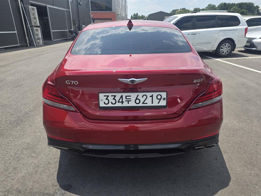 Genesis G70 - Vista 4