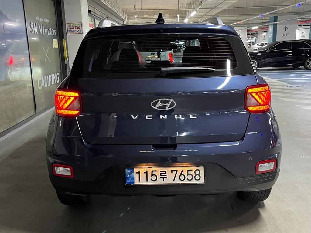 HYUNDAI Venue - Vista 5