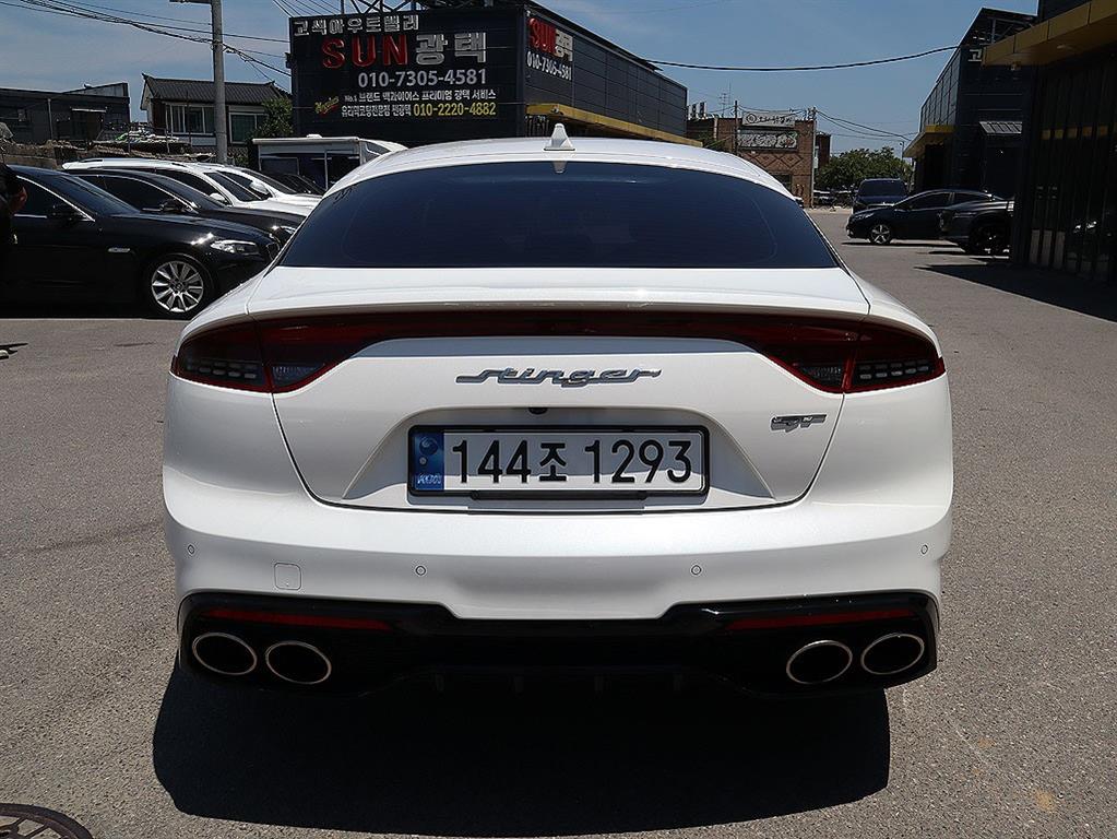 KIA Stinger - Vista 4
