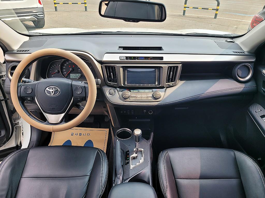 Toyota RAV4 - Vista 5