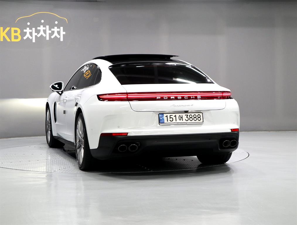 Porsche Panamera - Vista 4