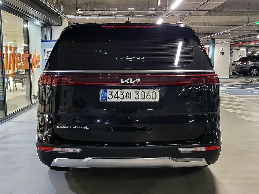 KIA Carnival - Vista 5