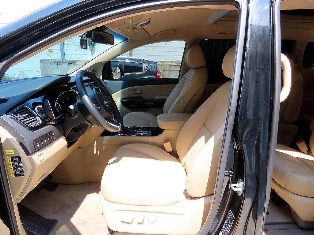 KIA Carnival - Vista 5