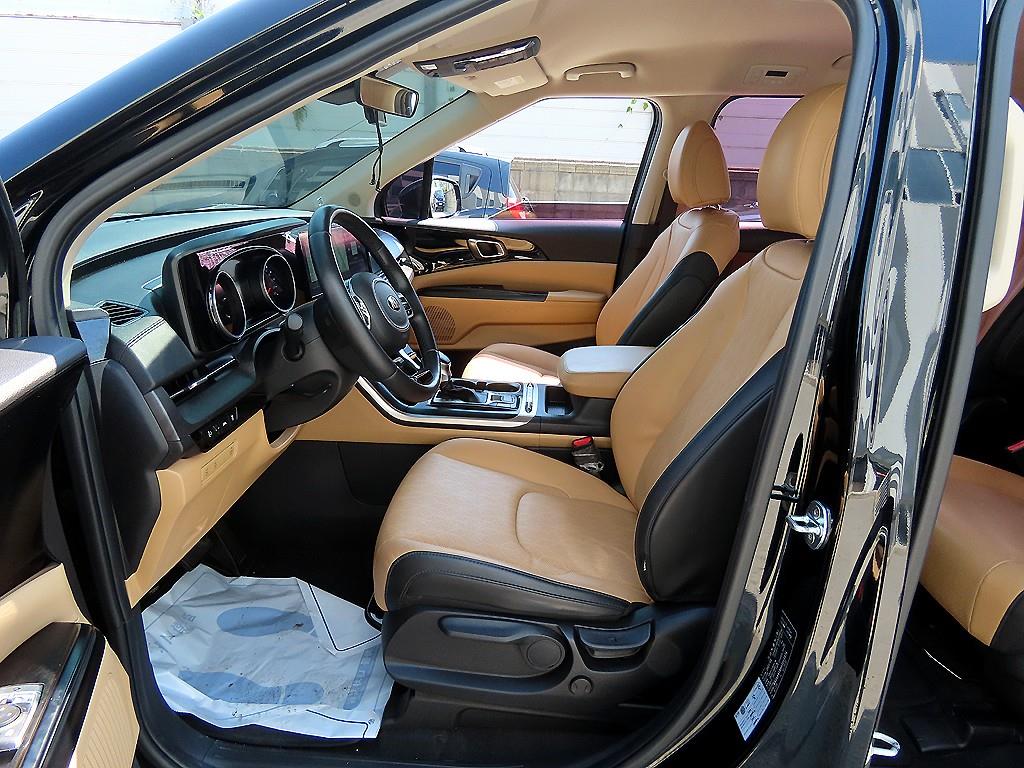 KIA Carnival - Vista 5