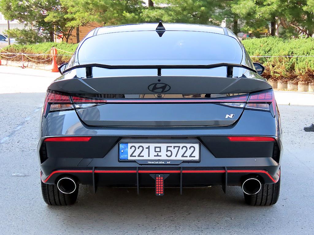 HYUNDAI Avante - Vista 4