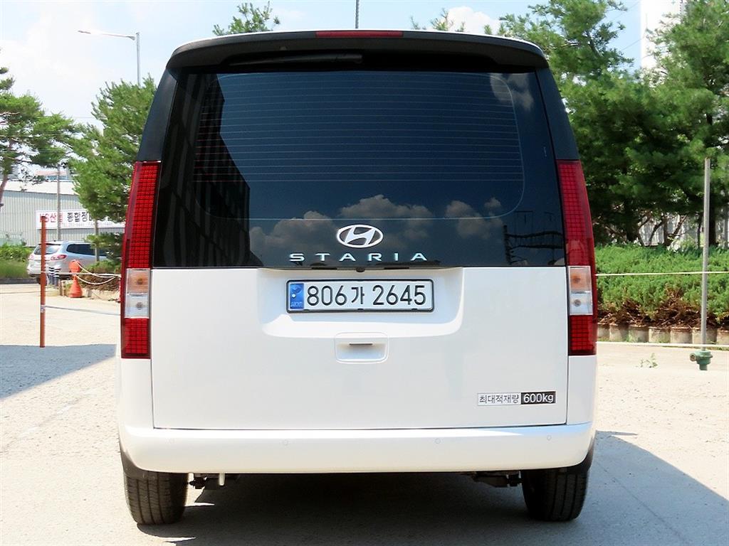 HYUNDAI Staria - Vista 4