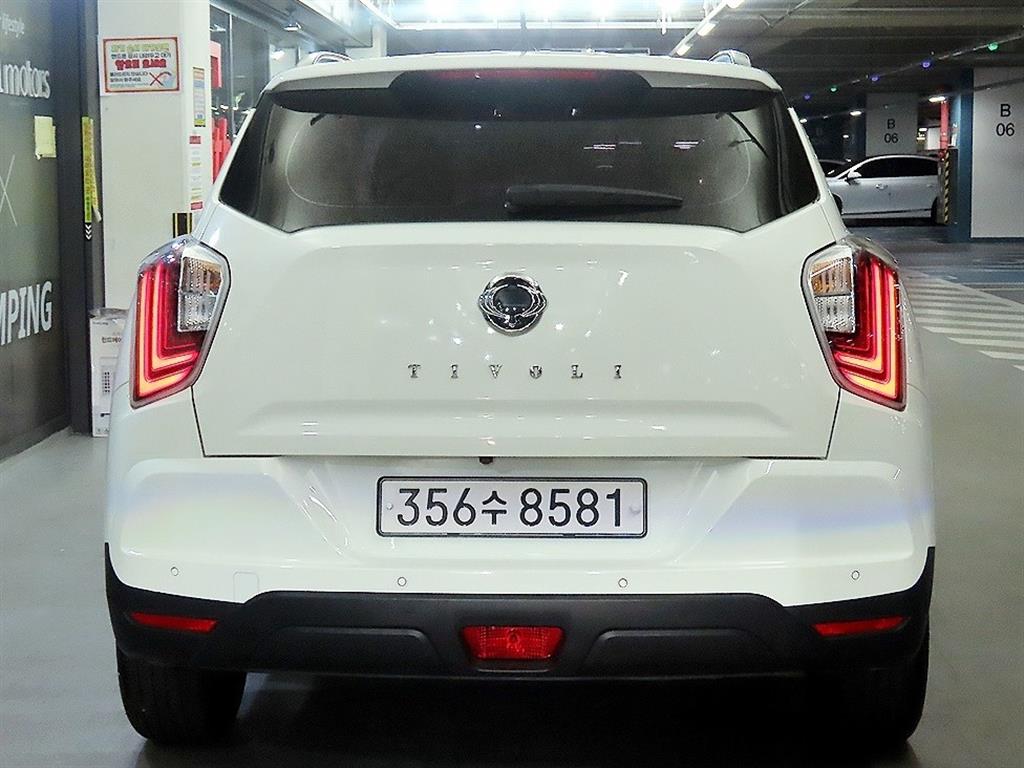 Ssangyong Tivoli - Vista 4